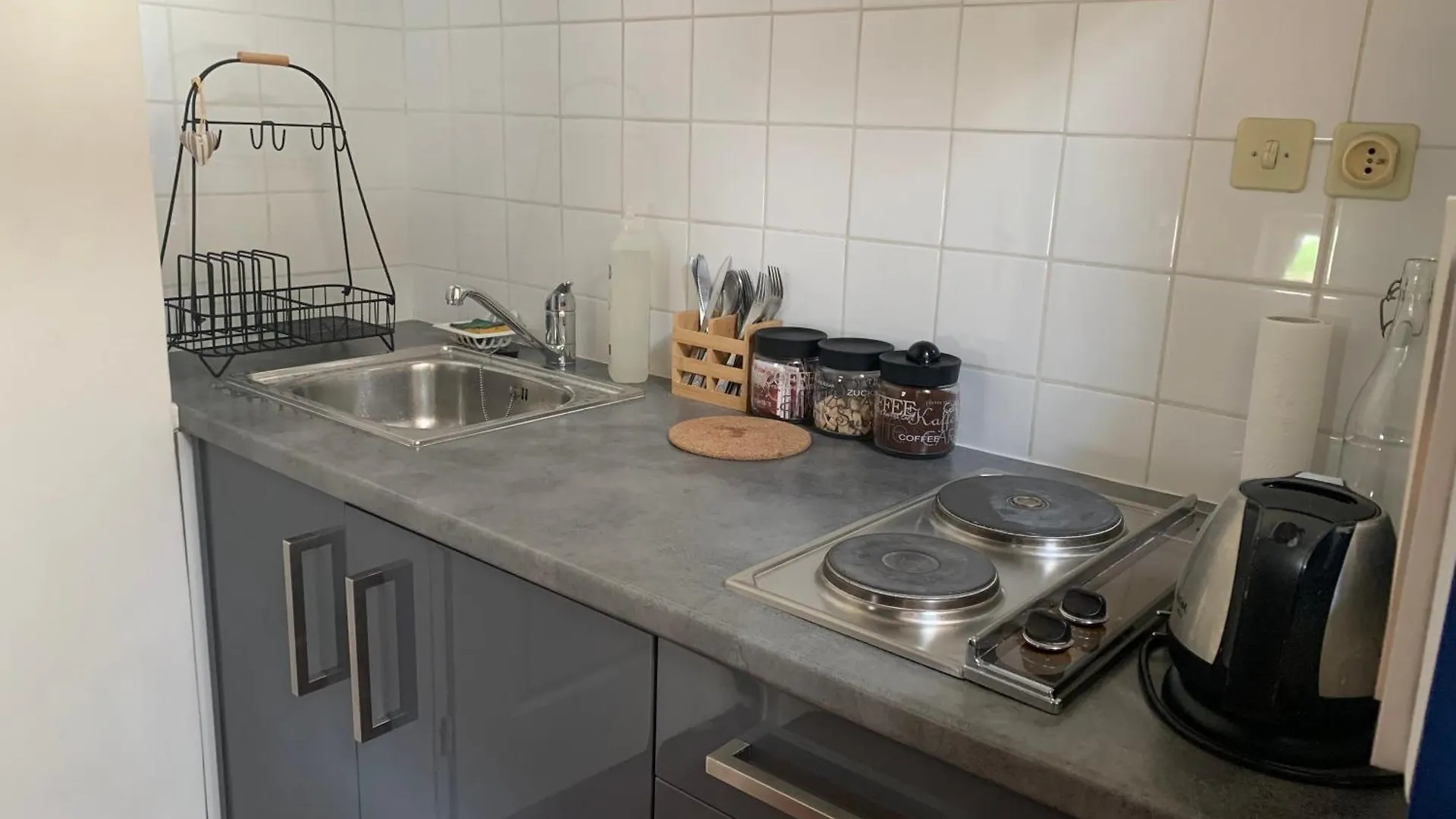Un Appartement Atypiquement Provencal Le Cannet 0*,  France