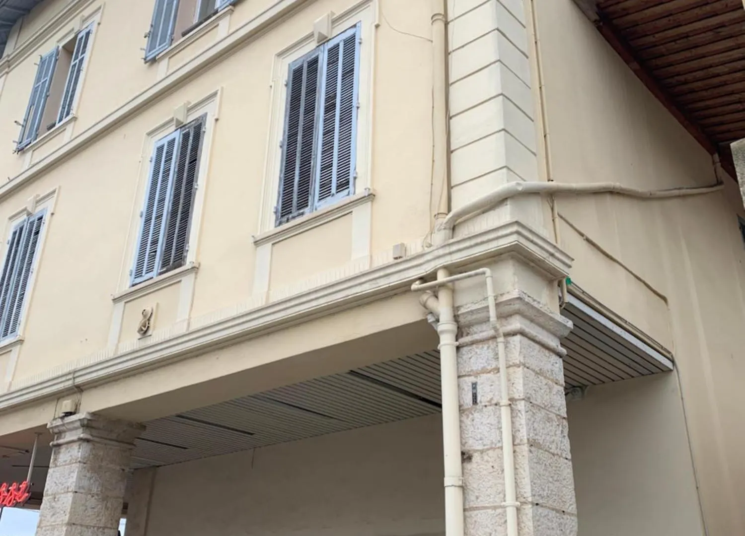 Un Appartement Atypiquement Provencal ル·カネ フランス